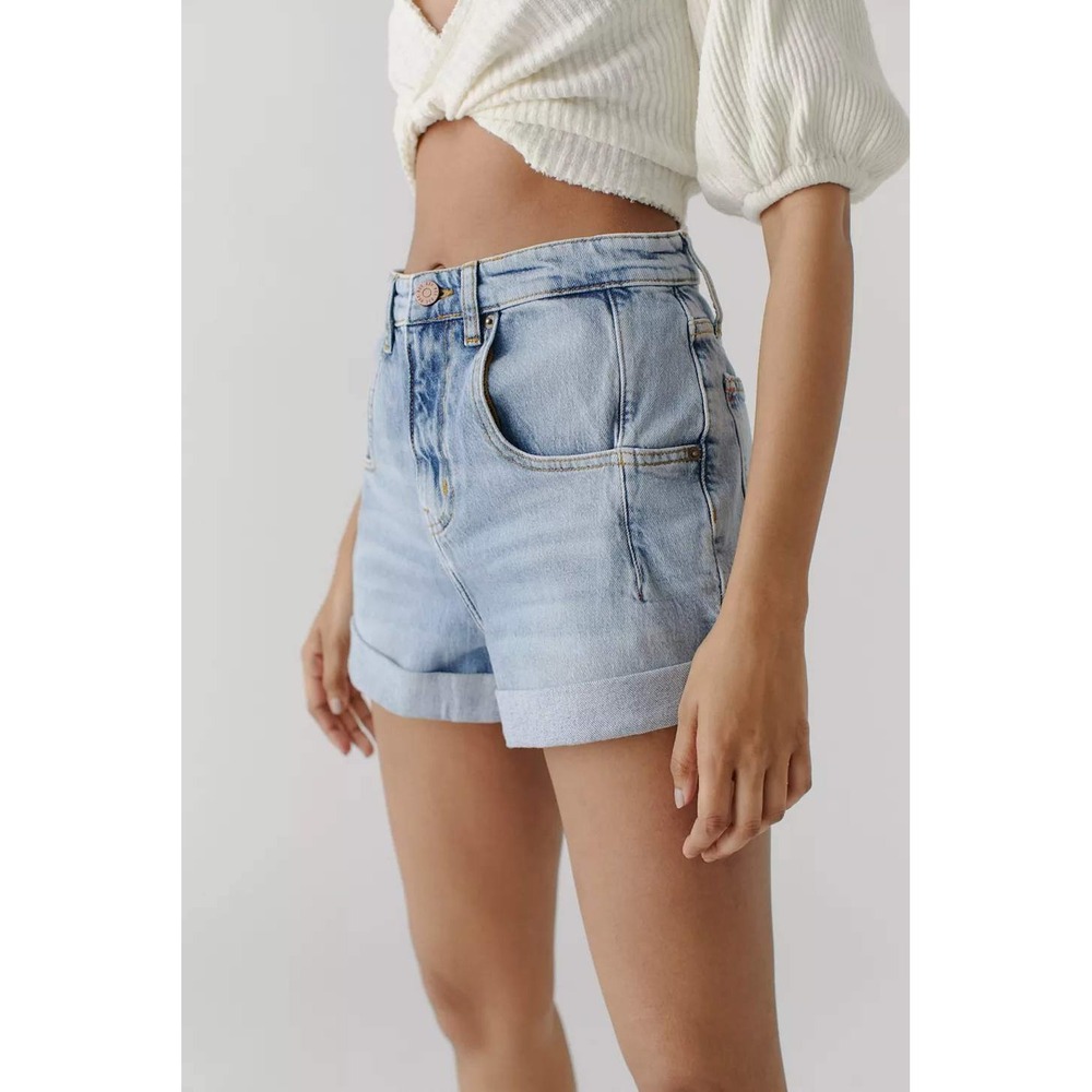 BDG Carrie High-Rise Stretch Roll Hem Denim Shorts Light Wash Retro 90s Size 31